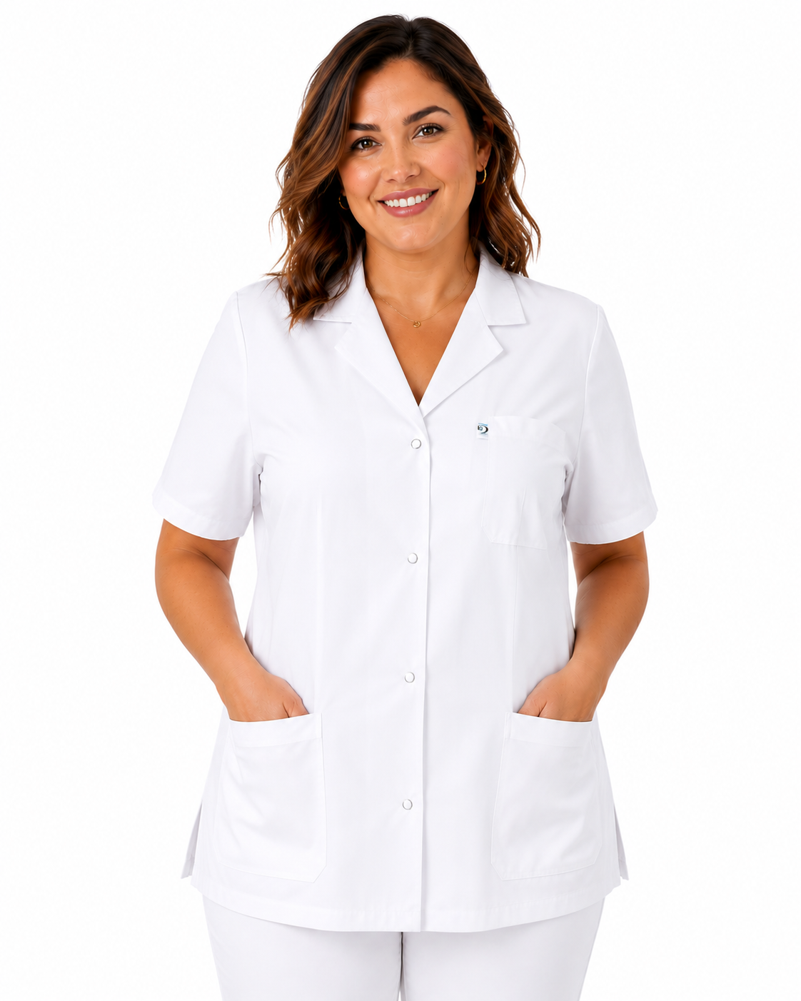 Blouse médicale femme blanche 100% coton – Col V, veste ou officier – Boutons-pression – Infirmière & aide-soignante